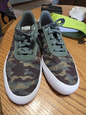 adidas Men's Green Camo Low-Top Sneakers Size 13, New